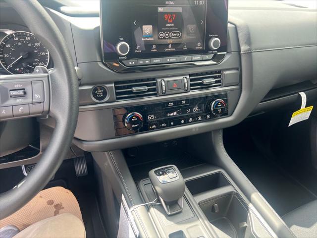 new 2025 Nissan Pathfinder car, priced at $37,104