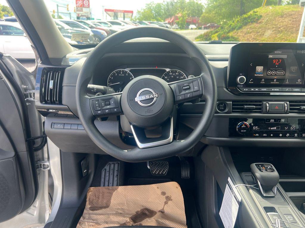 new 2025 Nissan Pathfinder car, priced at $30,904