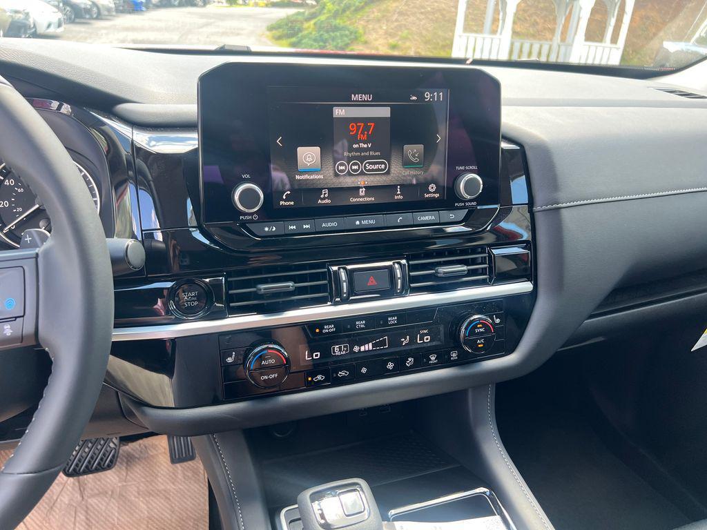 new 2025 Nissan Pathfinder car, priced at $40,769