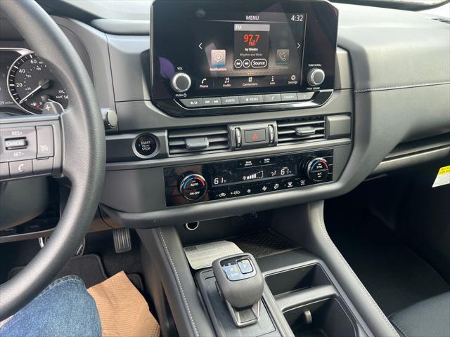 new 2025 Nissan Pathfinder car, priced at $36,983