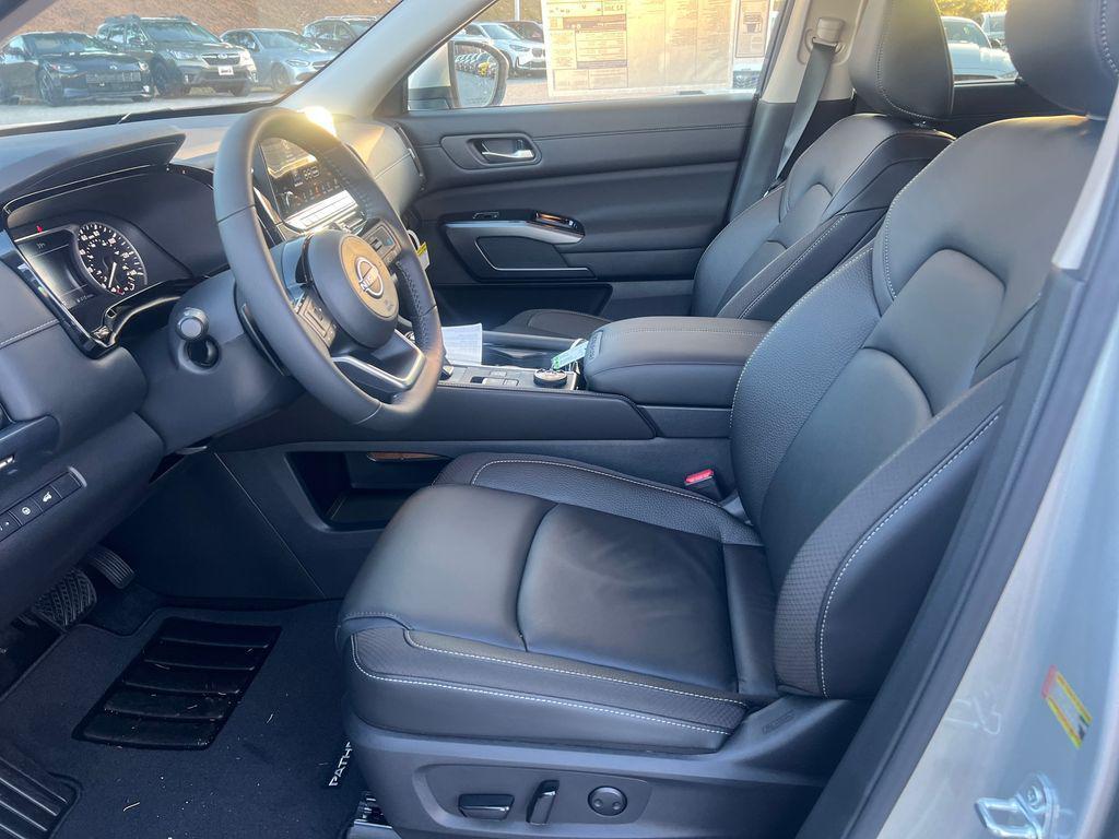 new 2025 Nissan Pathfinder car, priced at $38,494