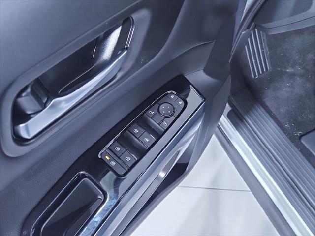 new 2025 Nissan Pathfinder car, priced at $46,921