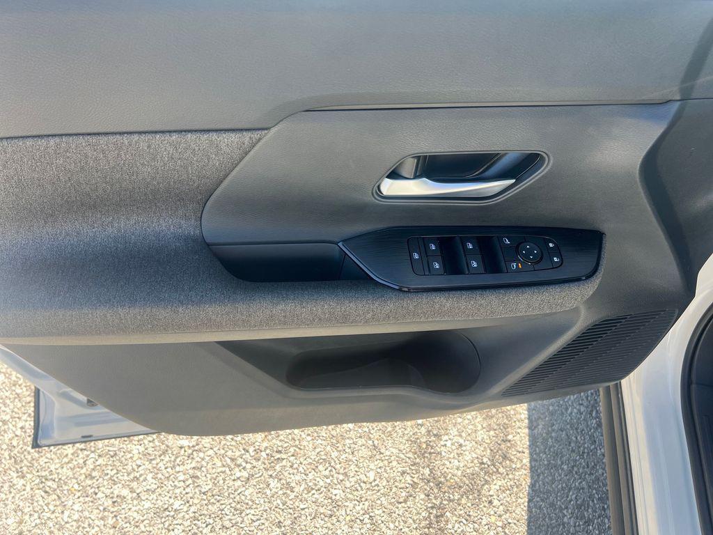 new 2025 Nissan Kicks car, priced at $25,737