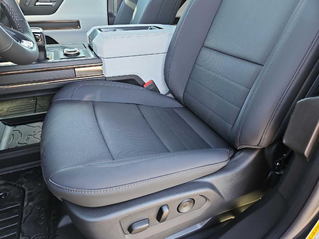 new 2025 GMC HUMMER EV Pickup car, priced at $109,045
