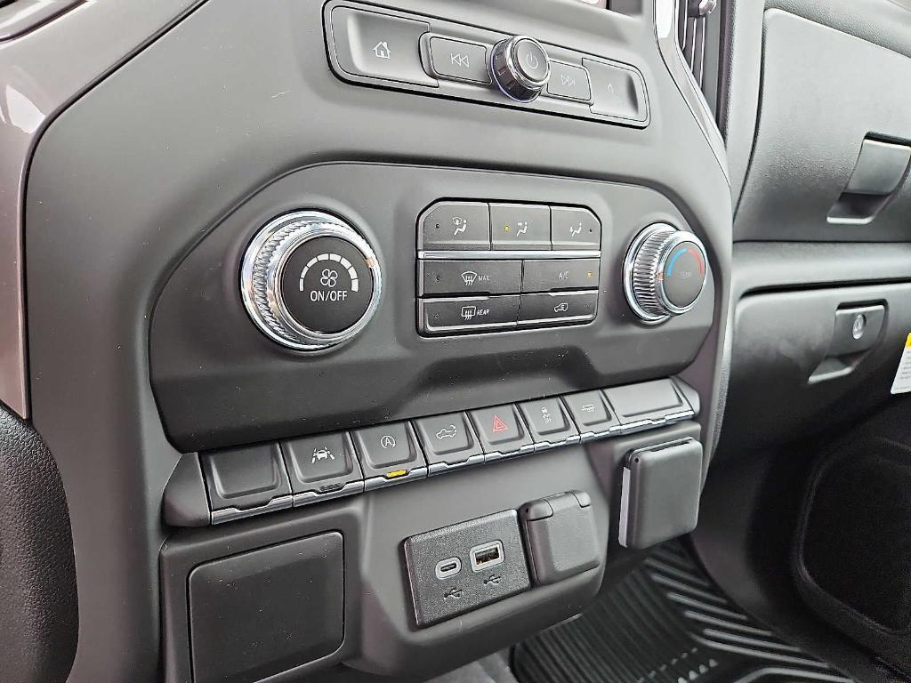 new 2025 GMC Sierra 1500 car, priced at $41,840