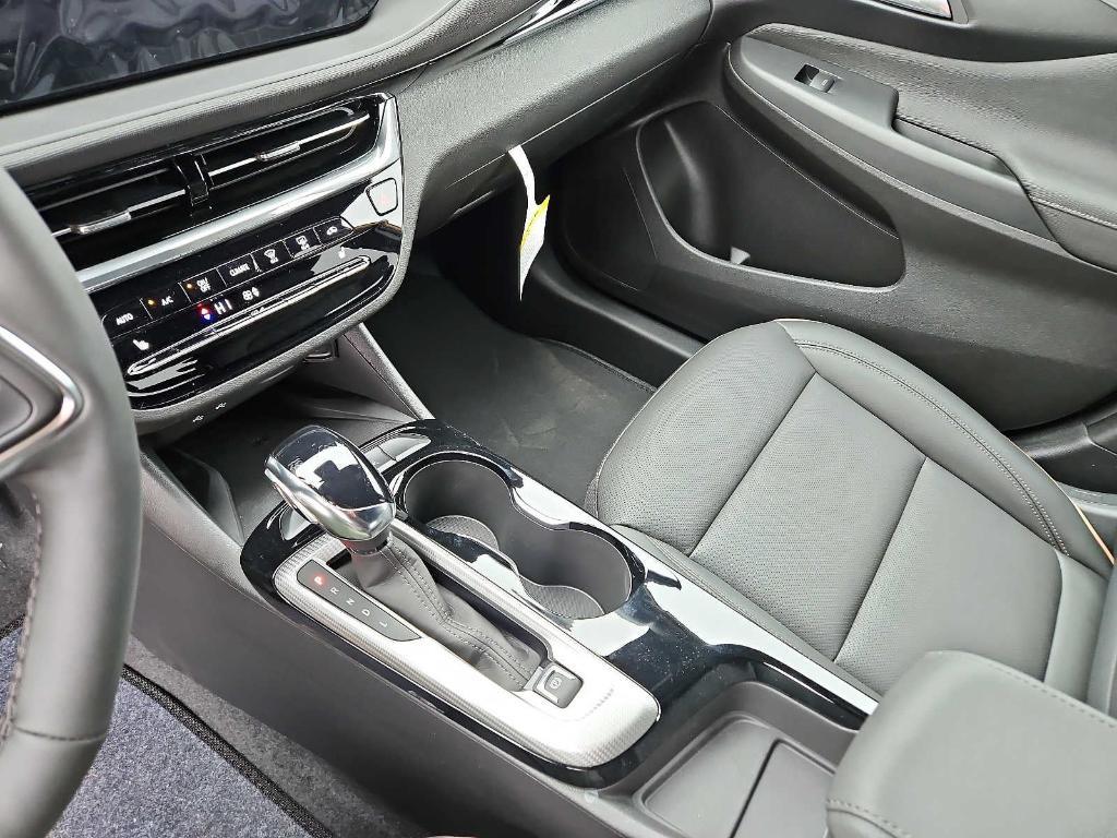 new 2025 Buick Envista car, priced at $30,249