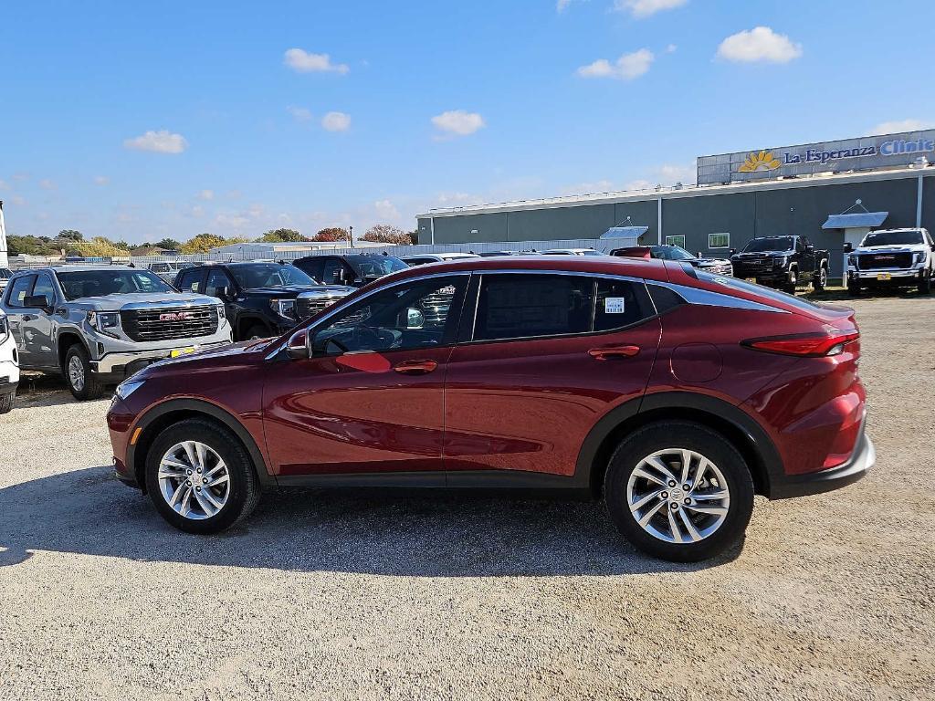 new 2025 Buick Envista car, priced at $25,960