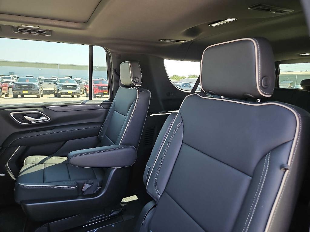 new 2024 GMC Yukon XL car, priced at $74,380