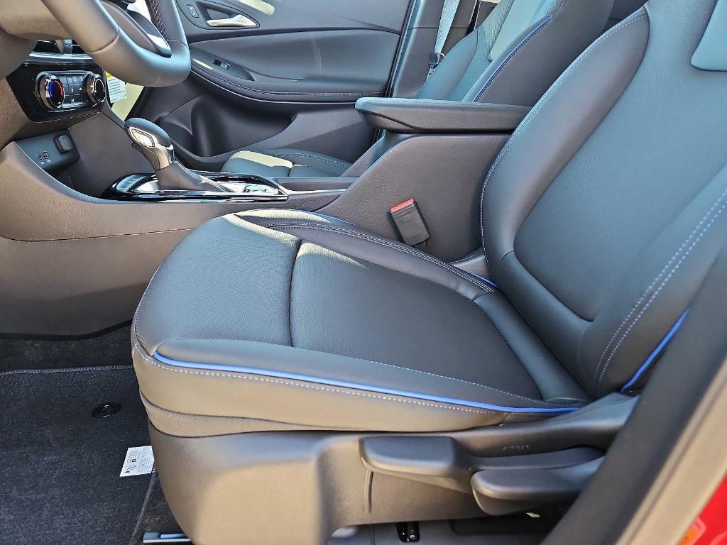 new 2025 Buick Encore GX car, priced at $27,999