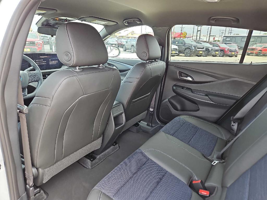 new 2025 Buick Envista car, priced at $24,999