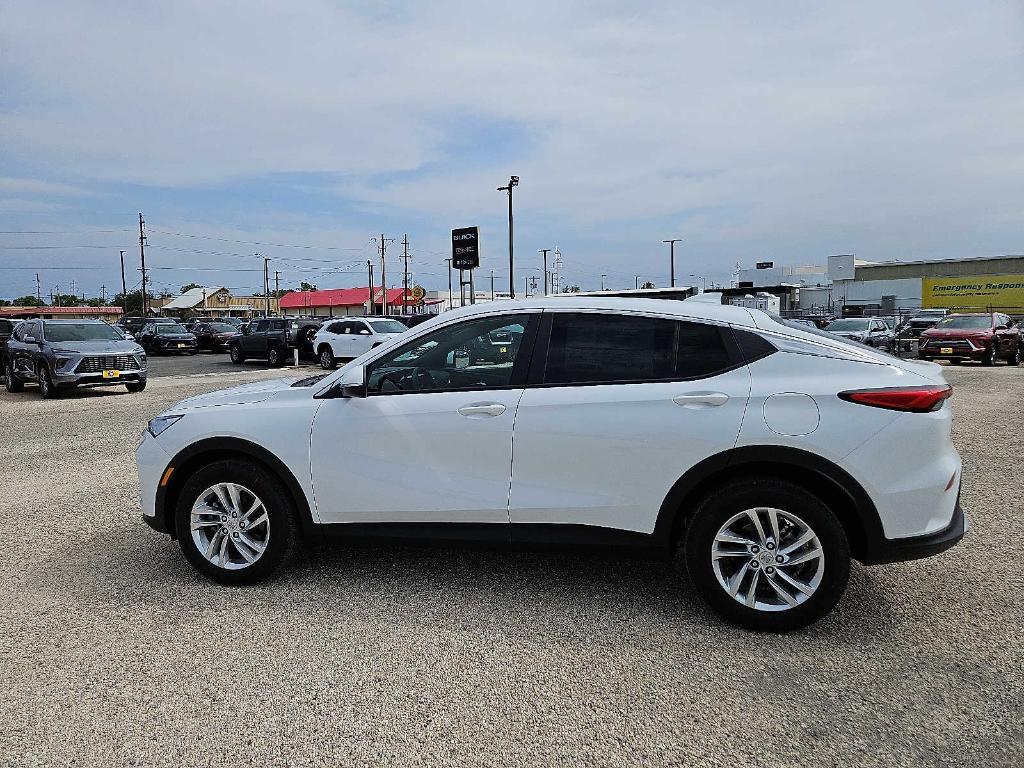 new 2025 Buick Envista car, priced at $24,999