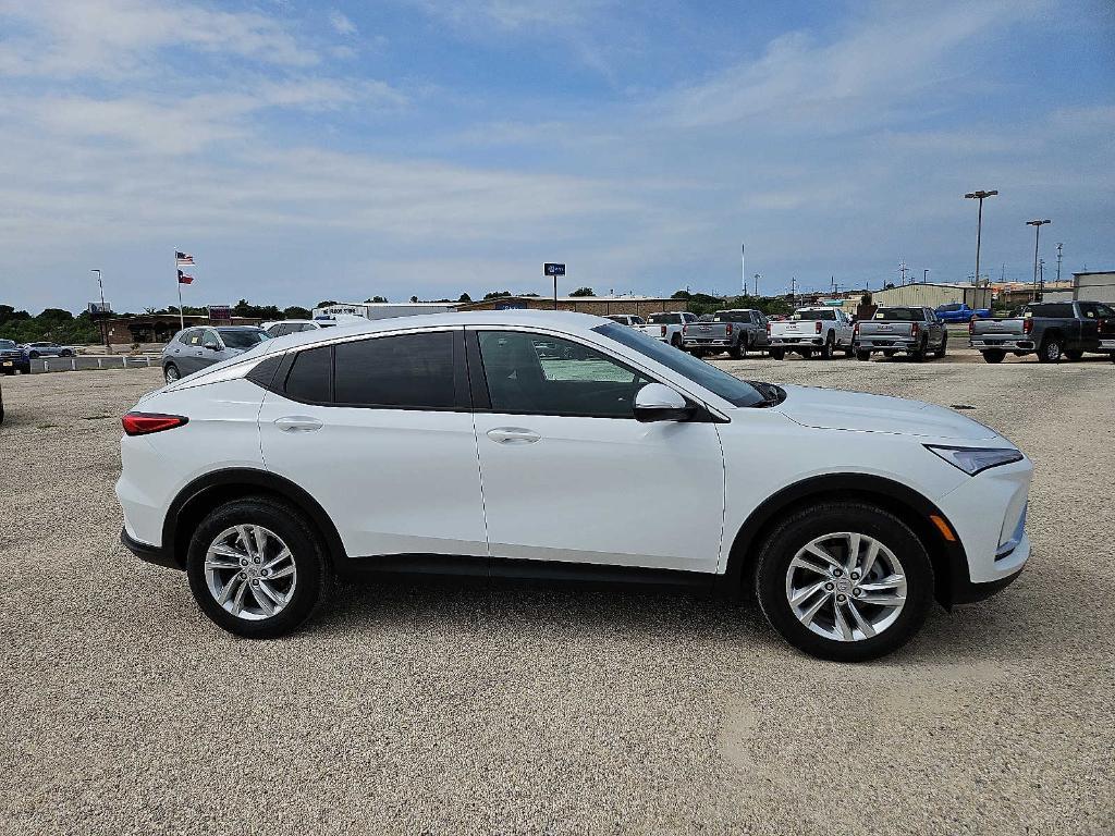 new 2025 Buick Envista car, priced at $24,999