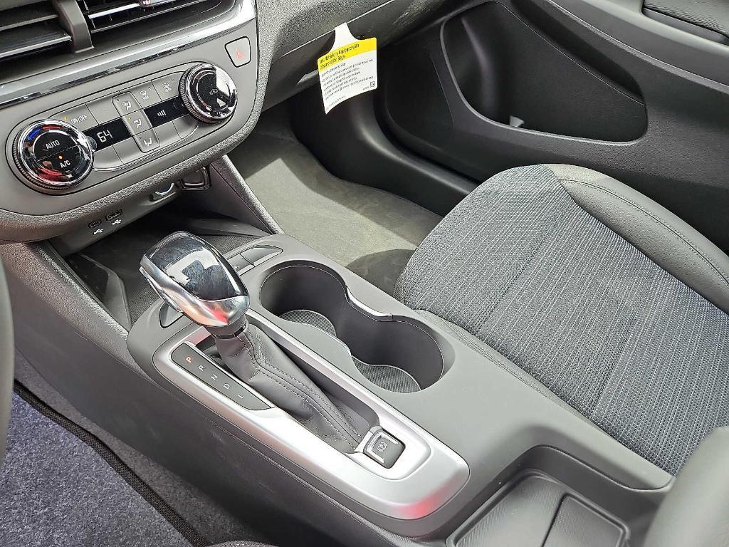 new 2025 Buick Envista car, priced at $24,999