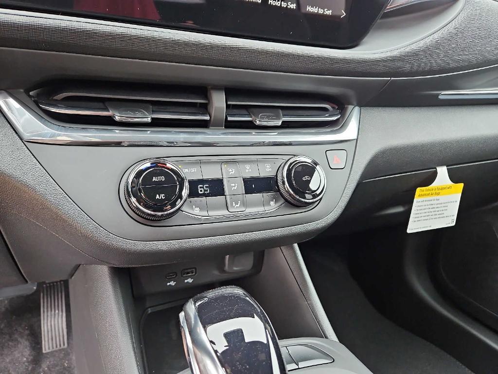 new 2025 Buick Envista car, priced at $26,584
