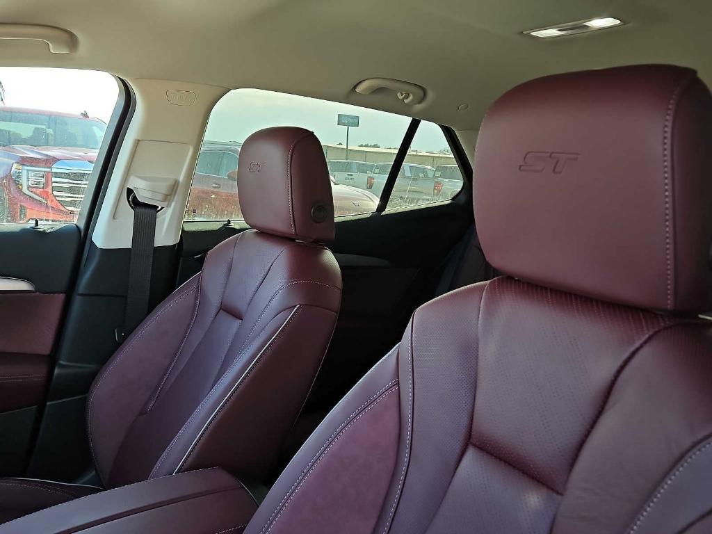 new 2025 Buick Envision car, priced at $41,915