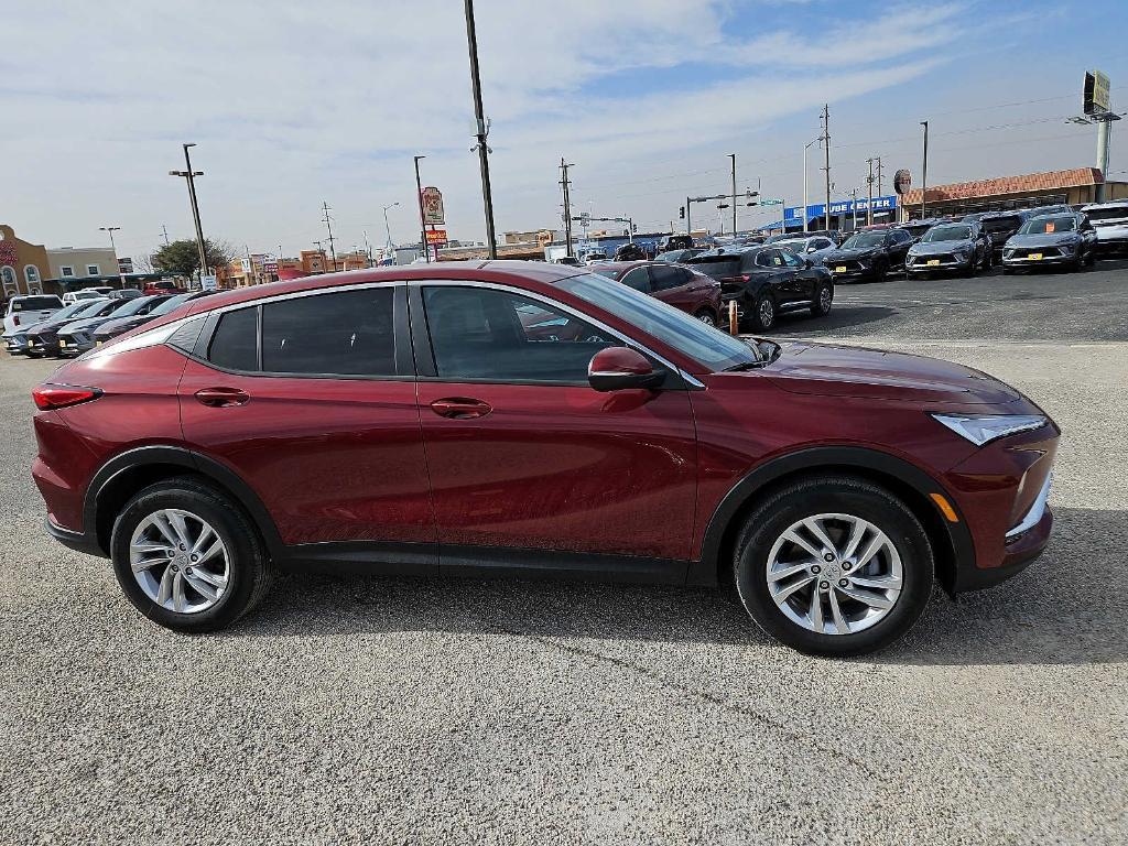 new 2025 Buick Envista car, priced at $26,584