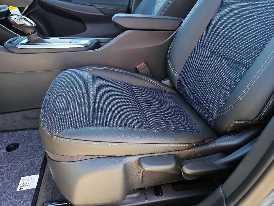 new 2025 Buick Envista car, priced at $25,290