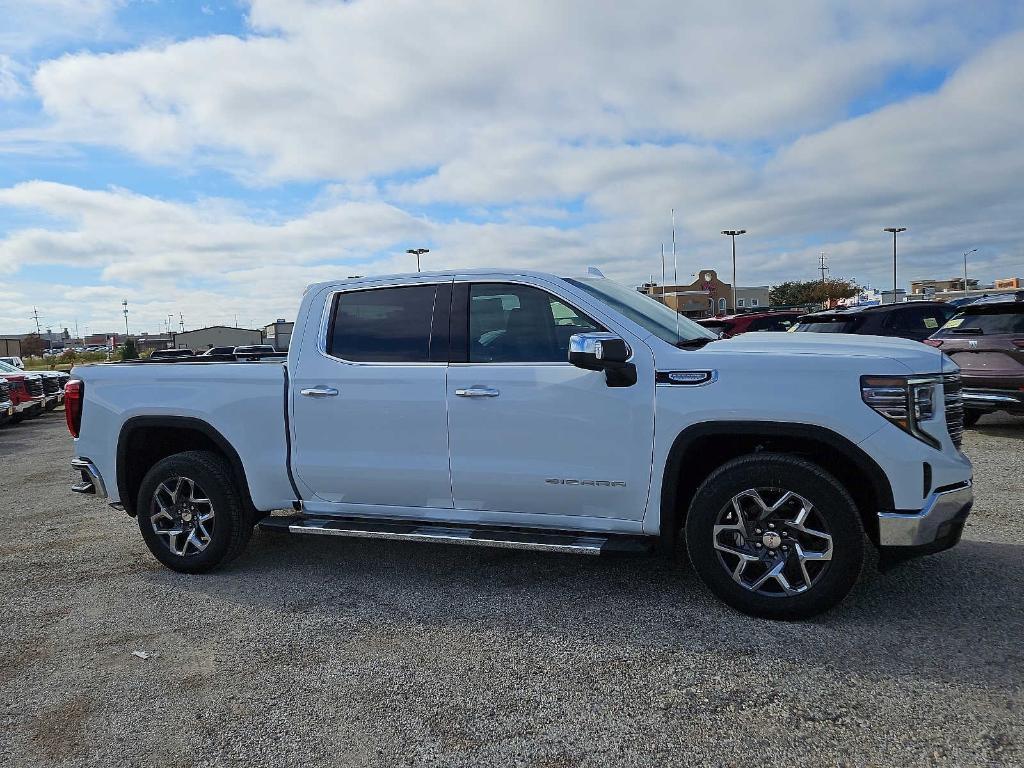 new 2025 GMC Sierra 1500 car, priced at $57,650