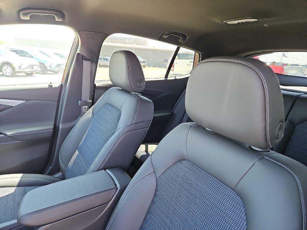 new 2025 Buick Envista car, priced at $26,884
