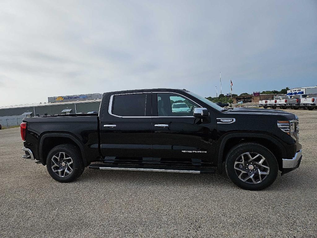 new 2025 GMC Sierra 1500 car, priced at $53,095