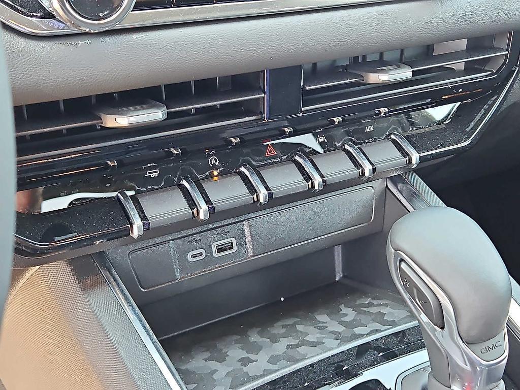 new 2025 GMC Canyon car, priced at $43,124