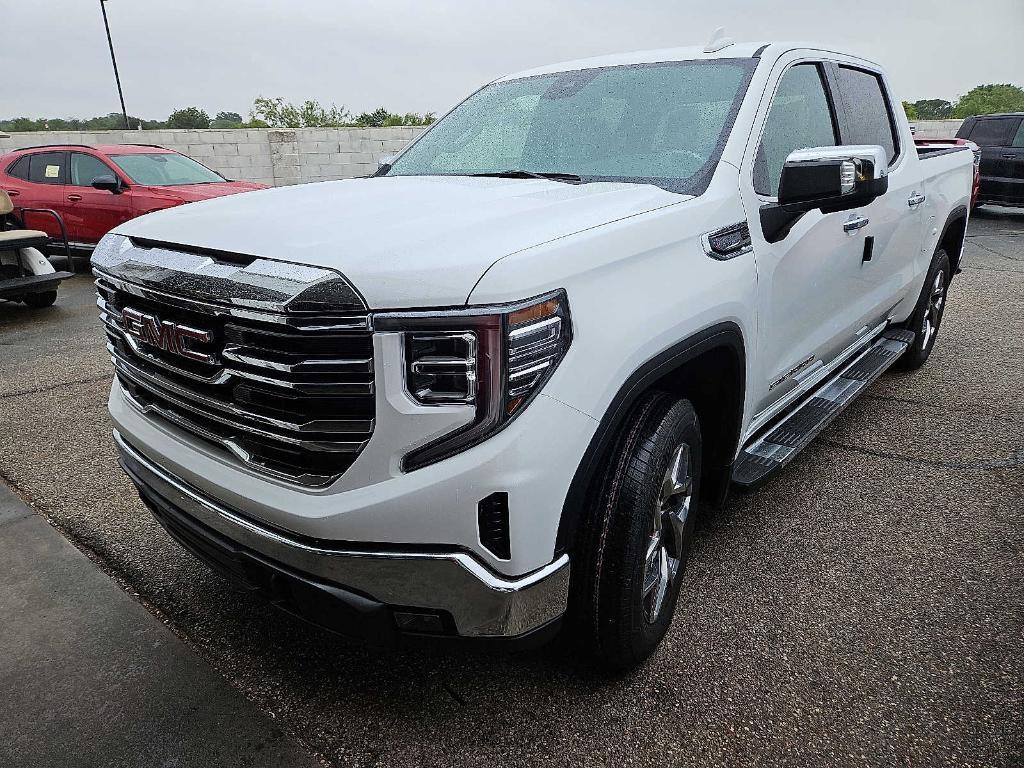 new 2025 GMC Sierra 1500 car, priced at $52,600