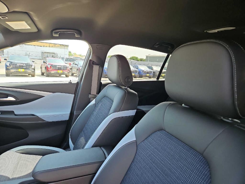 new 2025 Buick Envista car, priced at $25,590