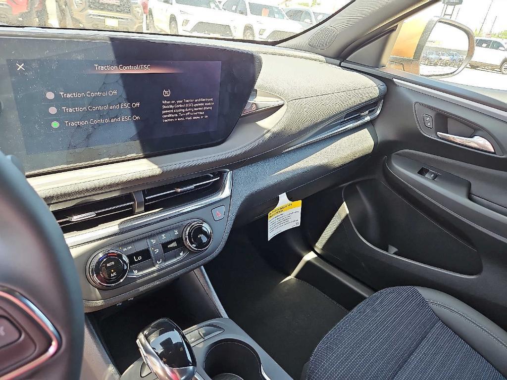 new 2025 Buick Envista car, priced at $25,249