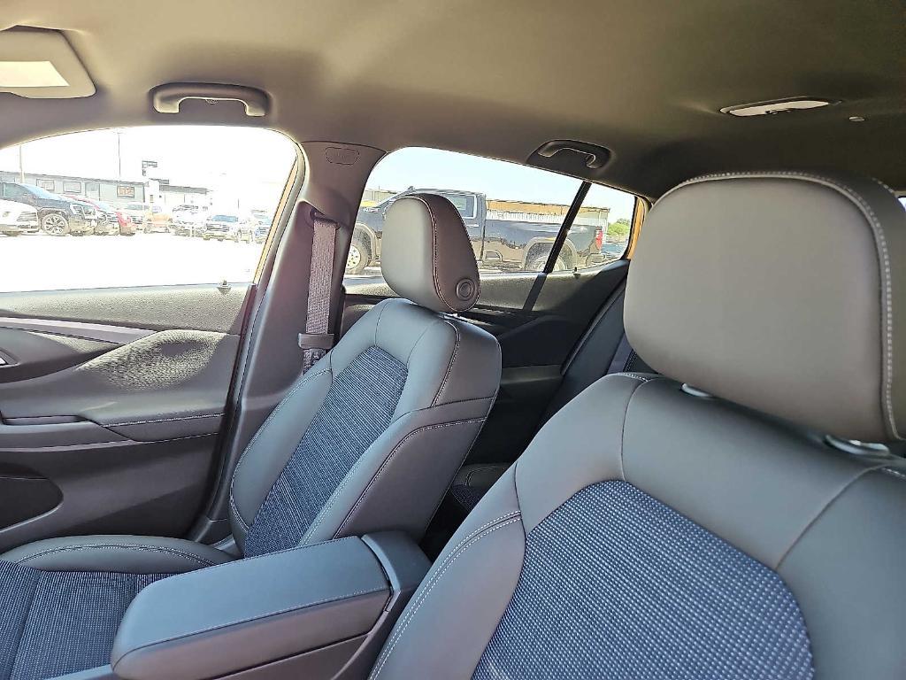 new 2025 Buick Envista car, priced at $25,999