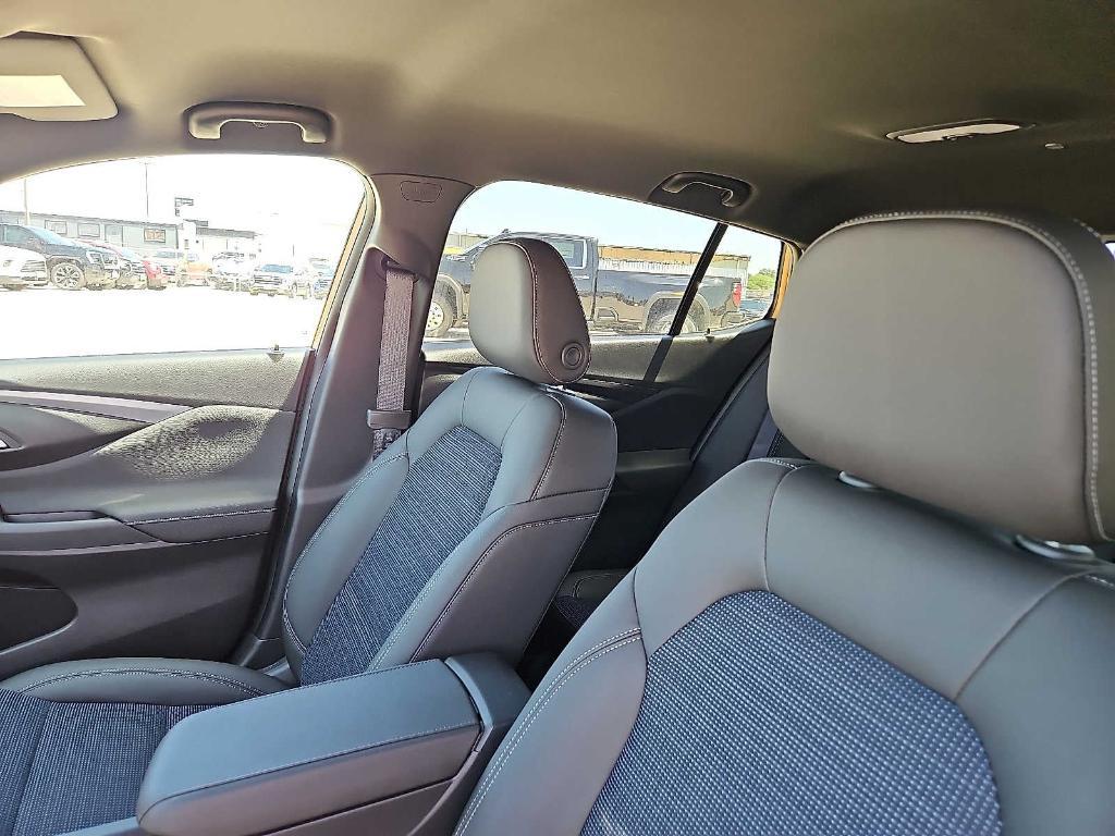 new 2025 Buick Envista car, priced at $25,249