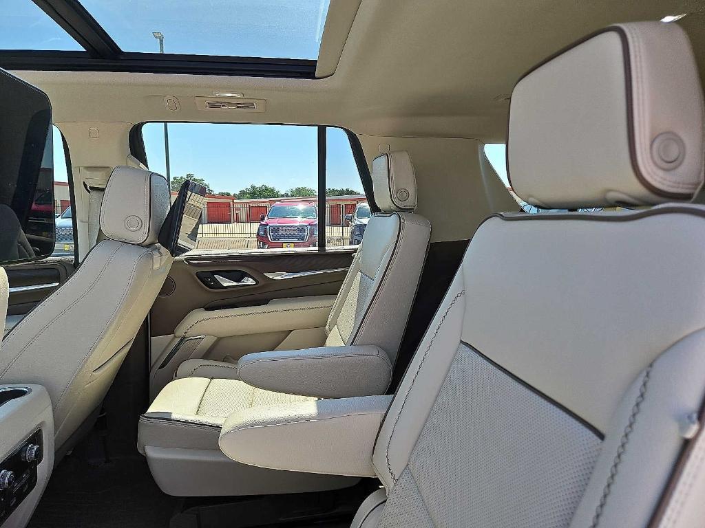 used 2023 GMC Yukon car, priced at $73,456