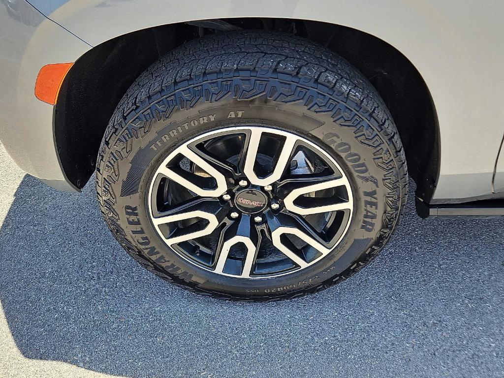 used 2024 GMC Yukon car, priced at $73,636