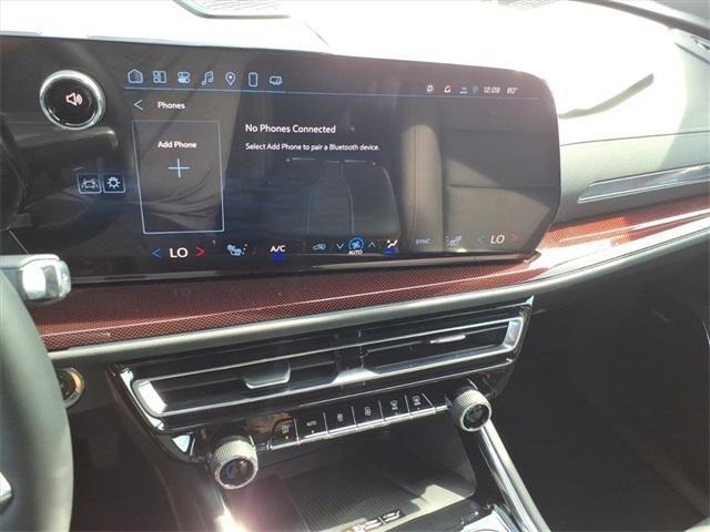 new 2025 Chevrolet Traverse car, priced at $50,537