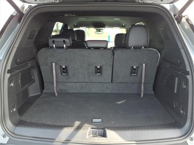 new 2025 Chevrolet Traverse car, priced at $50,537