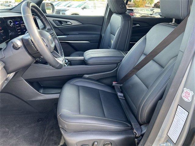 used 2025 Chevrolet Traverse car, priced at $36,920