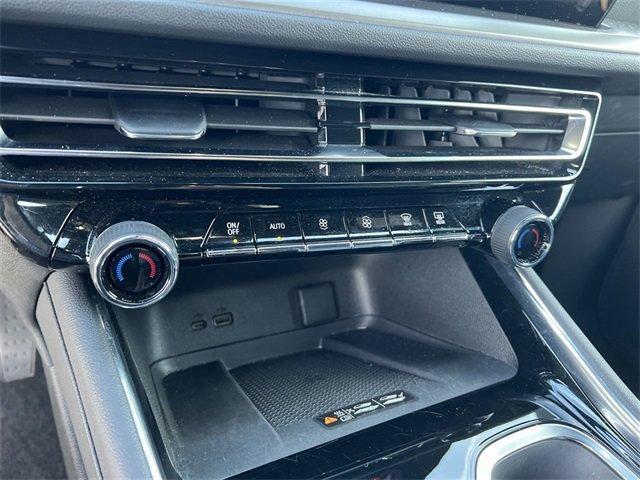 used 2025 Chevrolet Traverse car, priced at $36,920