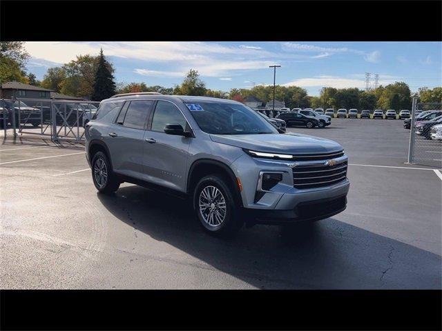 used 2025 Chevrolet Traverse car, priced at $36,920