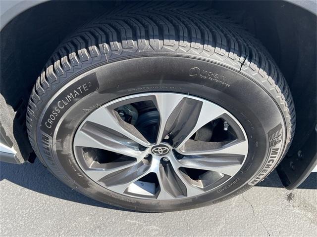 used 2022 Toyota Highlander car, priced at $32,861