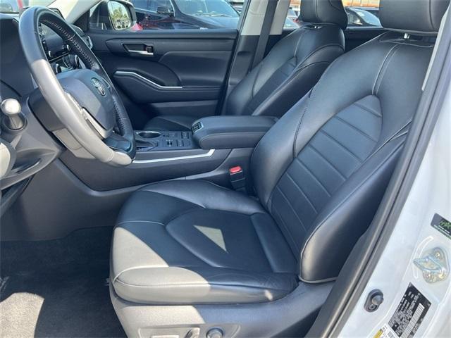 used 2022 Toyota Highlander car, priced at $32,861