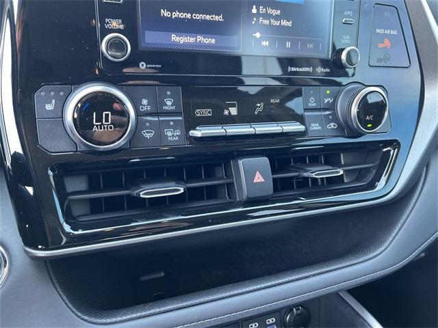 used 2022 Toyota Highlander car, priced at $32,861