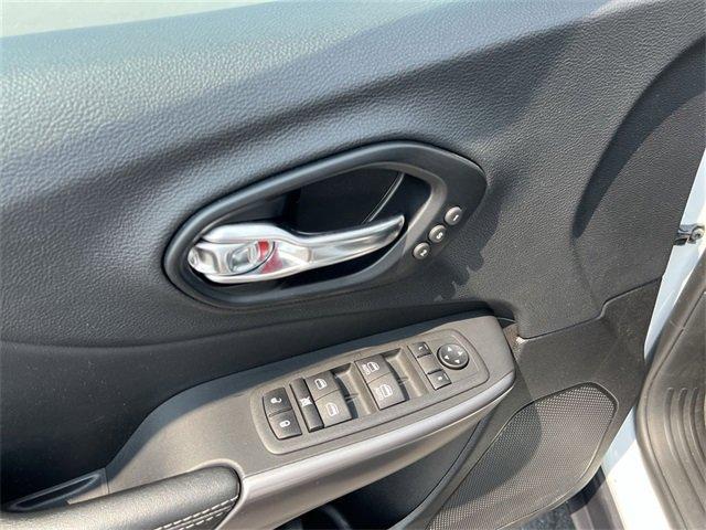 used 2022 Jeep Cherokee car, priced at $26,994