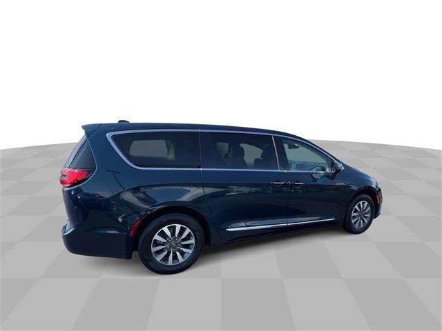 used 2022 Chrysler Pacifica Hybrid car, priced at $30,740
