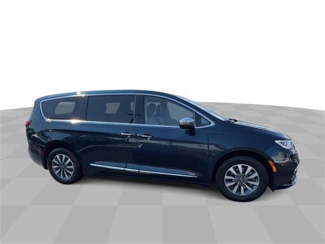 used 2022 Chrysler Pacifica Hybrid car, priced at $30,740