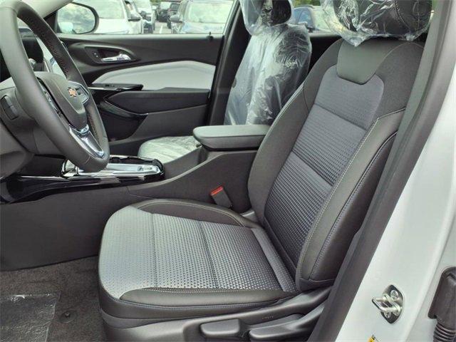 new 2025 Chevrolet Trax car, priced at $24,040