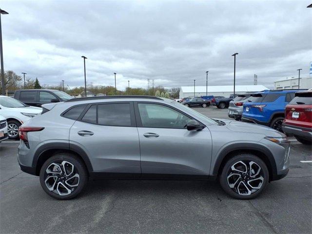 new 2025 Chevrolet Trax car, priced at $27,735