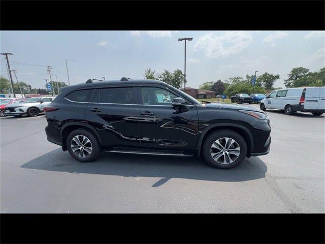 used 2024 Toyota Highlander car, priced at $41,662