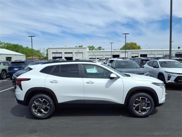 new 2025 Chevrolet Trax car, priced at $24,840