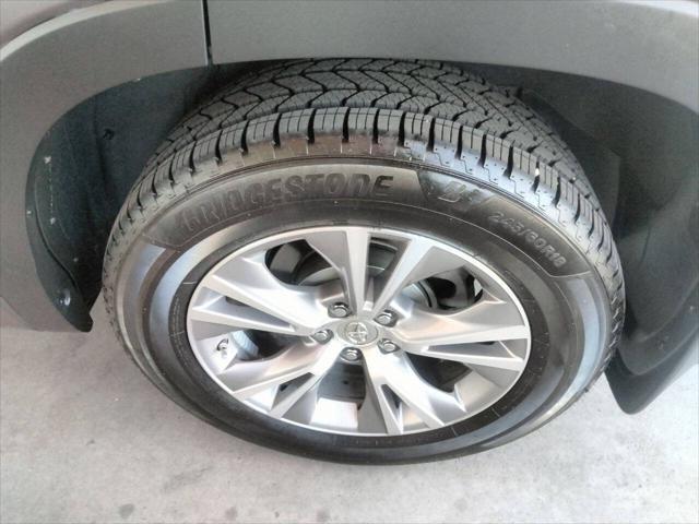used 2015 Toyota Highlander car, priced at $19,950