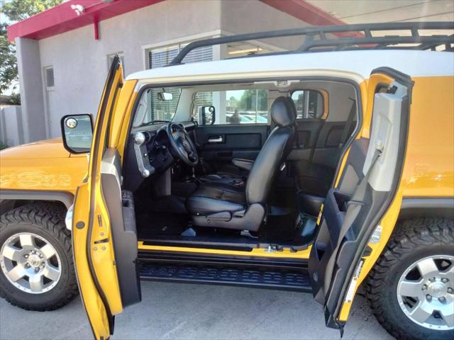 used 2007 Toyota FJ Cruiser car, priced at $14,950