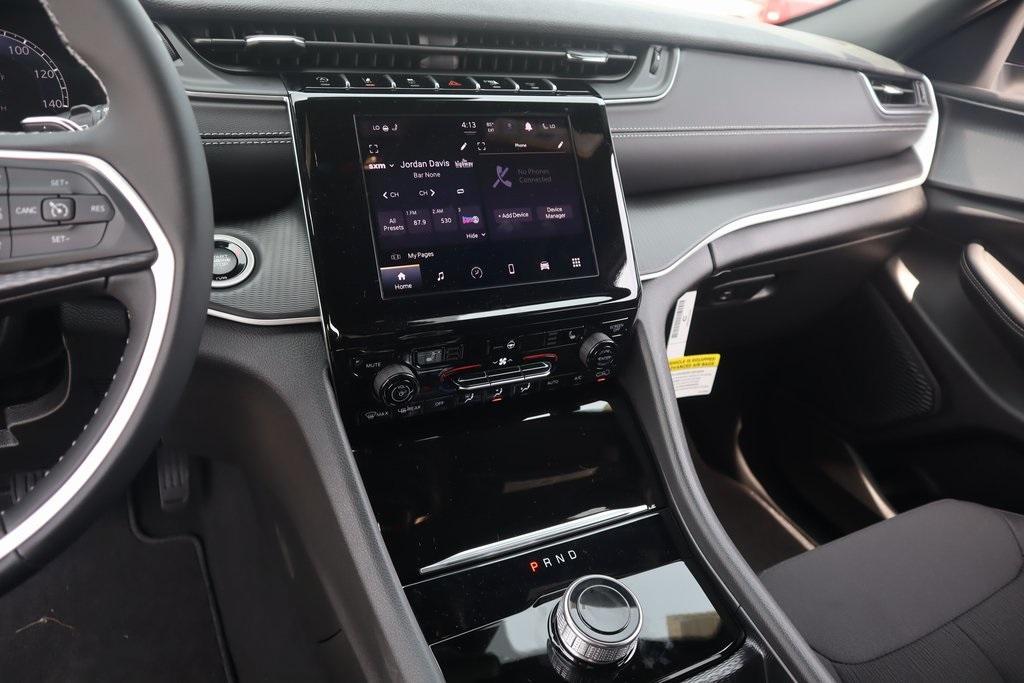new 2025 Jeep Grand Cherokee car, priced at $37,727